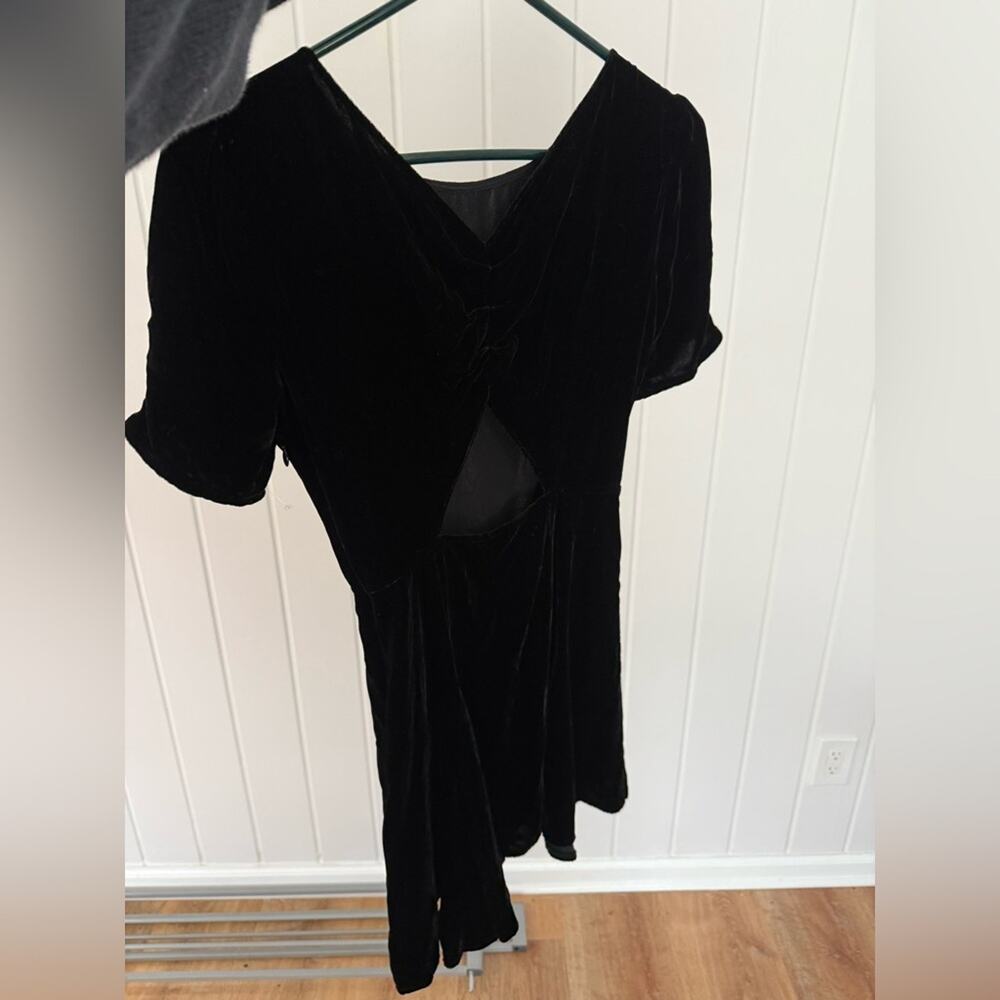 Reformation cut out velvet mini dress - Picture 6 of 9